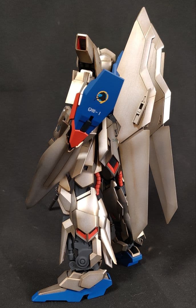ガンプラ 塗装済完成品 MG 1/100 デルタプラス
