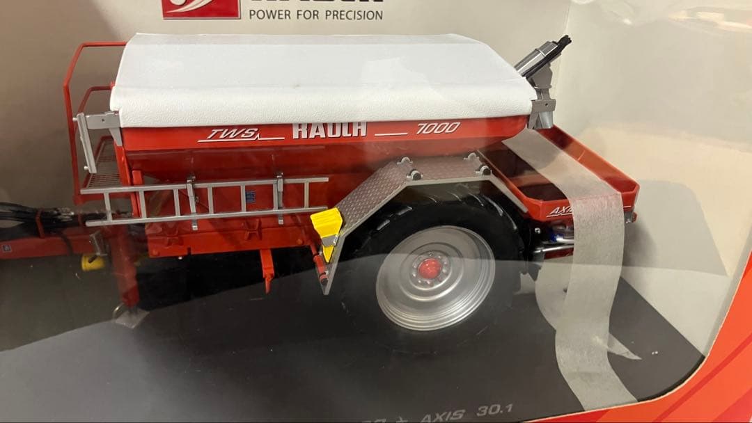 ユニバーサルホビー　RAUCH TWS7000 &AXIS 1/32スケール