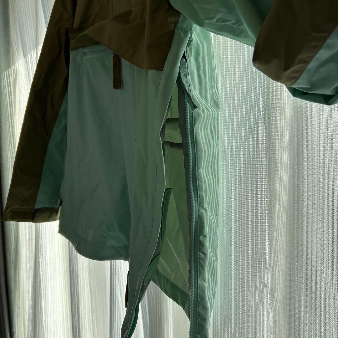 土日限定値下げ！arg 【新品】スノーボードウェア フード付き ベージュ 水色