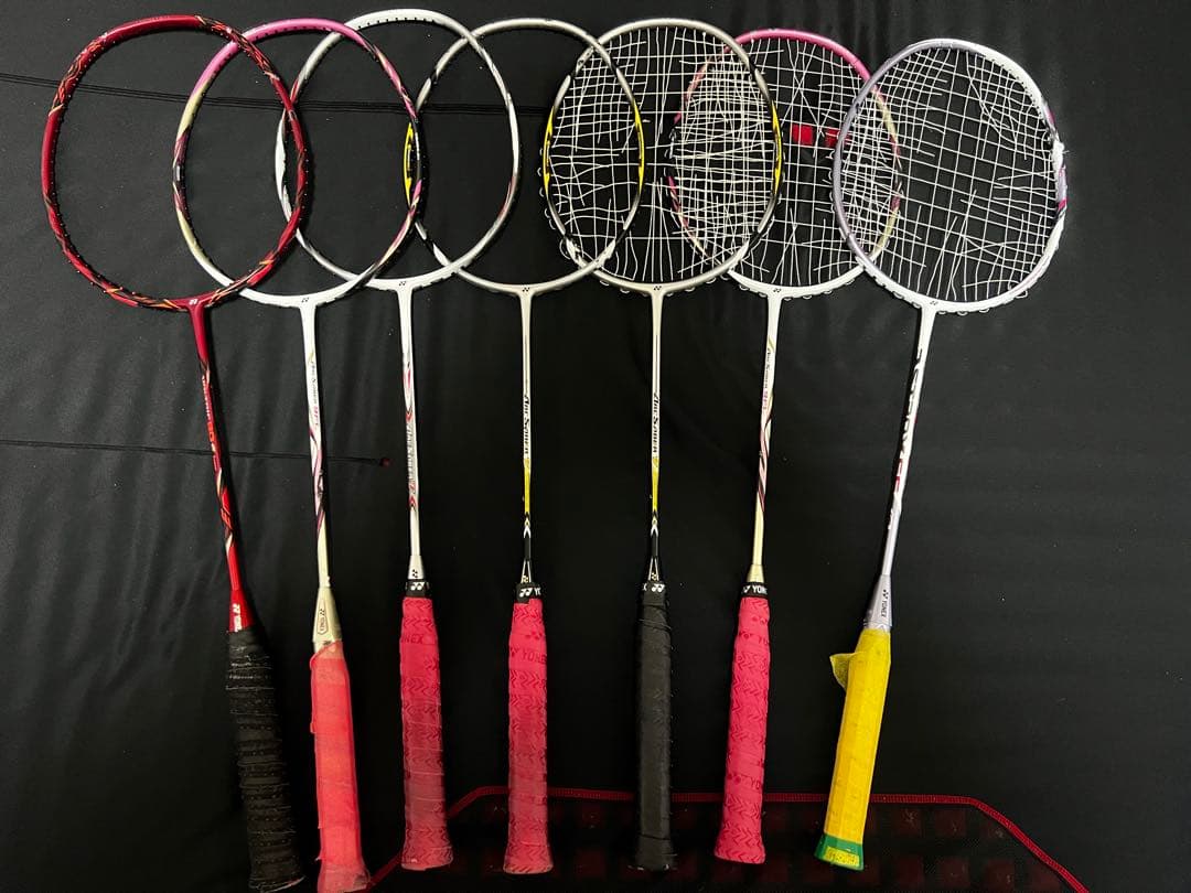 ジャンクYONEX バドミントンラケット 7本セット