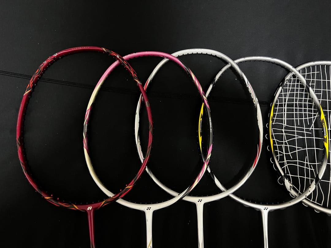 ジャンクYONEX バドミントンラケット 7本セット