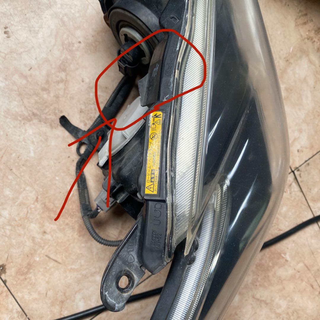 プリウス 30系 前期 純正HID ヘッドライト 左右セット