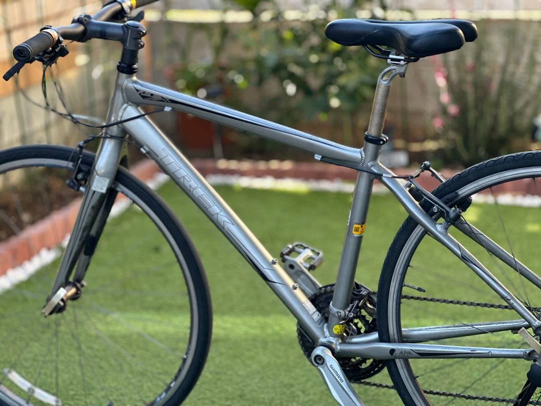 TREK 7.3FX クロスバイク（Deore/LX搭載・直接引取限定）