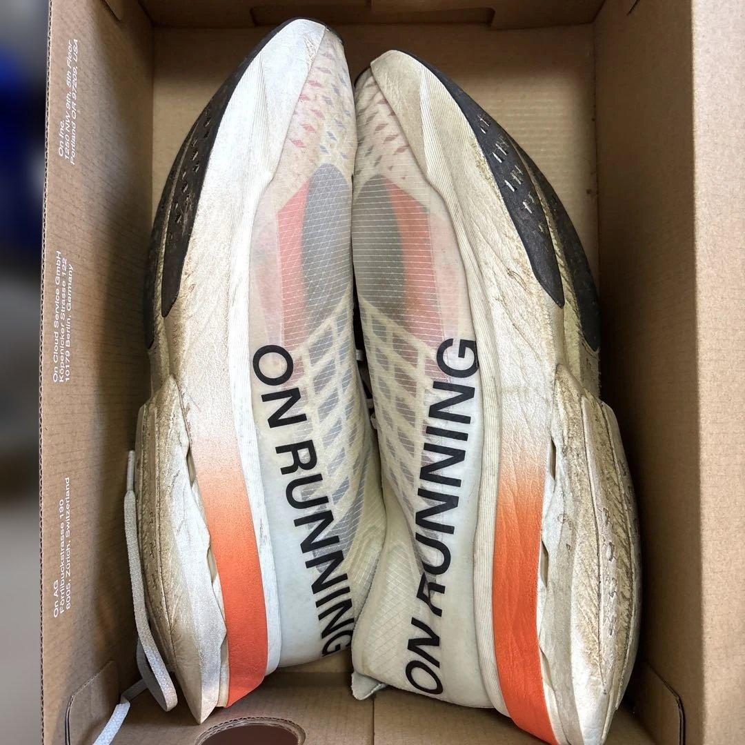 スパイク・シューズ On Cloudboom Strike 26.0cm