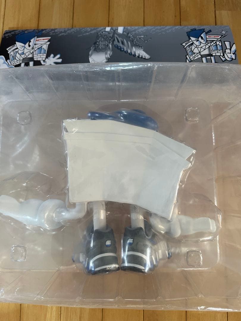 BETTER GIFT SHOP × NIKE AIR MAX DN8フィギュア