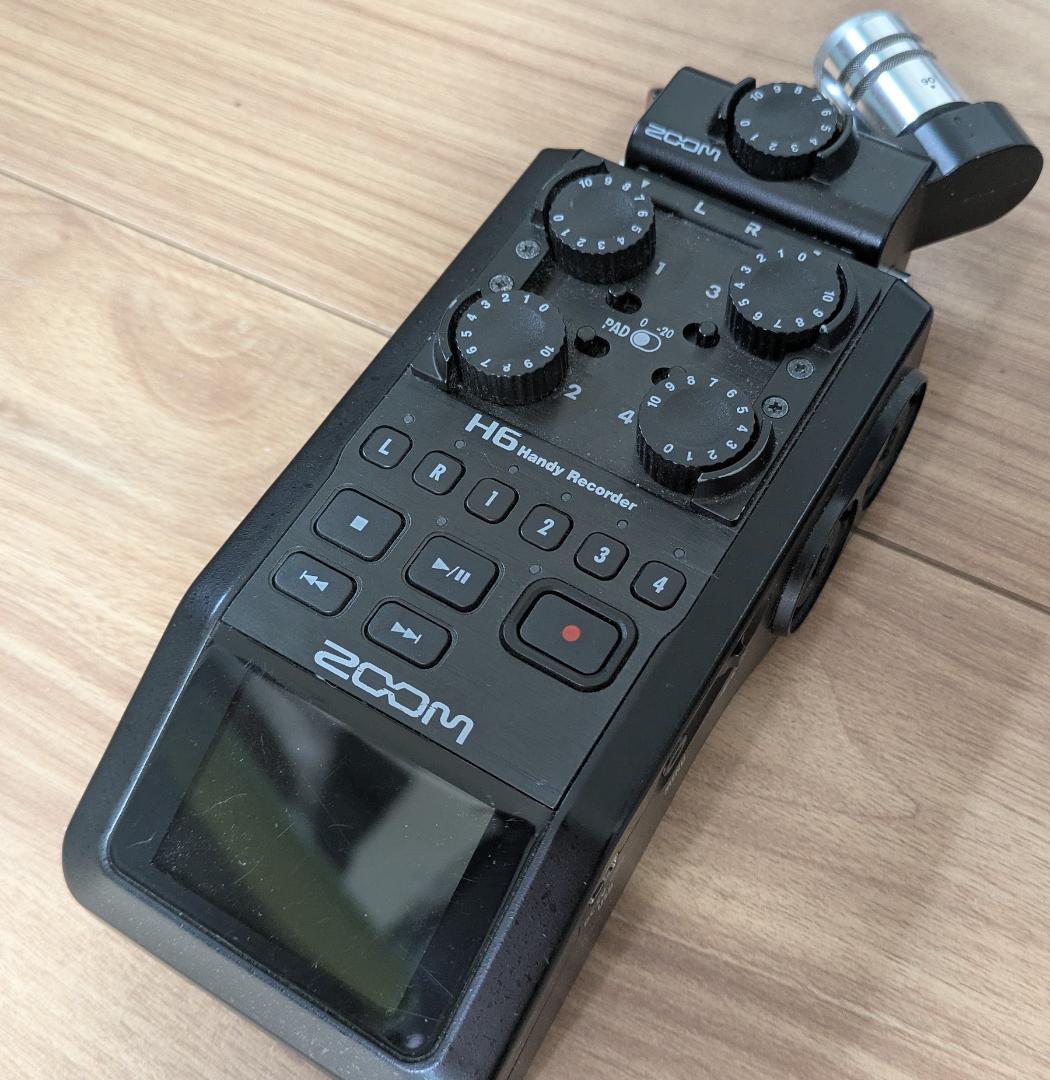 ZOOM H6 Handy Recorder 本体と付属品