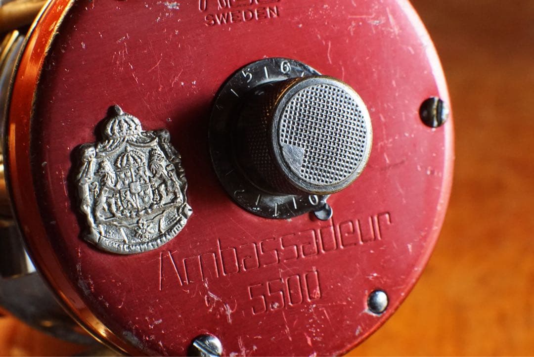 ABU アンバサダー 5500 メンテ済 フレーム修正済 チェリーレッド