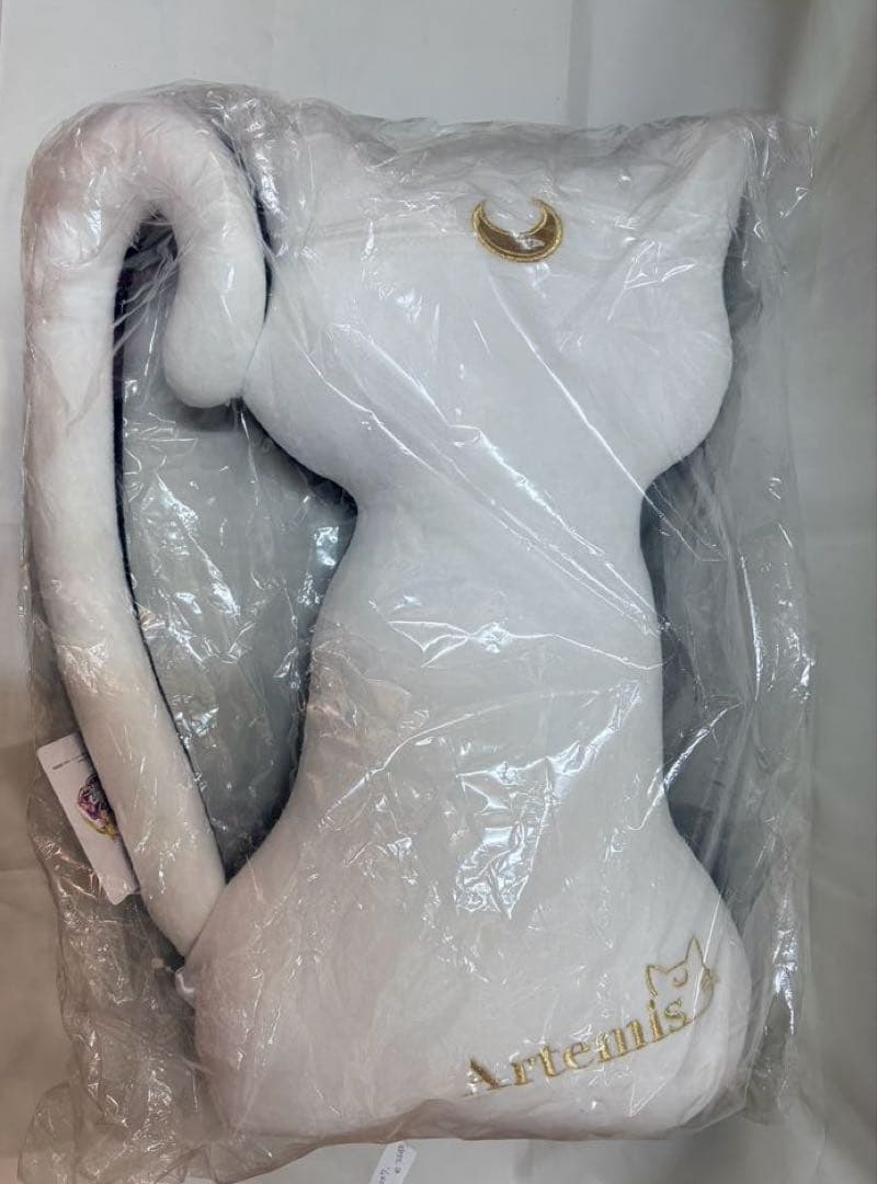 601ぬ　セーラームーン　ミュージアム　ルナアルテミス　クッション　リバーシブル