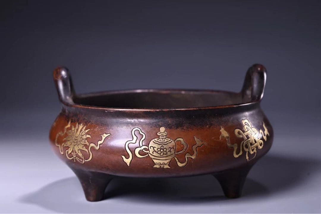 珍品旧蔵収純銅高レリーフ錾刻鎏金吉祥八宝香炉· 仏事用香炉・文房具·置物·稀少品