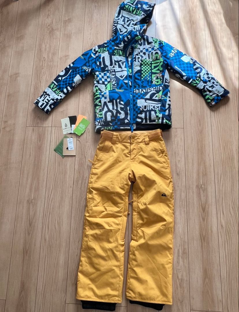 クイックシルバー キッズ 子供 スキースノーボードウェア　上下セット　140