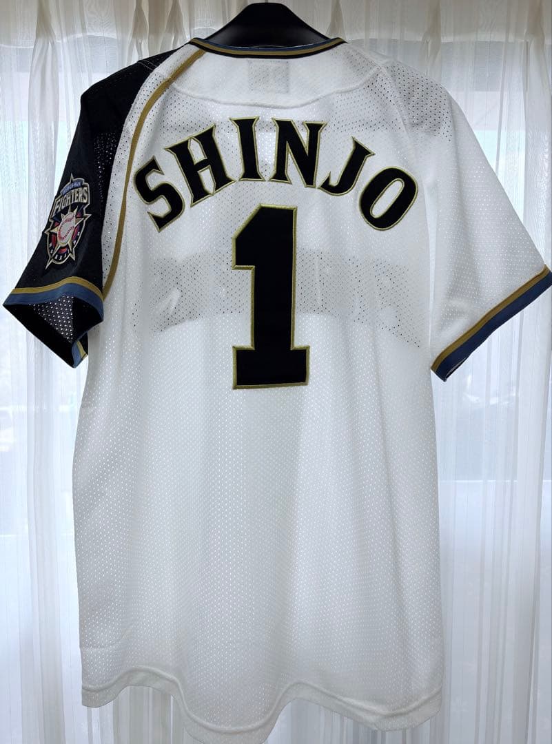 【新品未使用】北海道日本ハムファイターズ　新庄剛志　ユニフォーム　Mサイズ