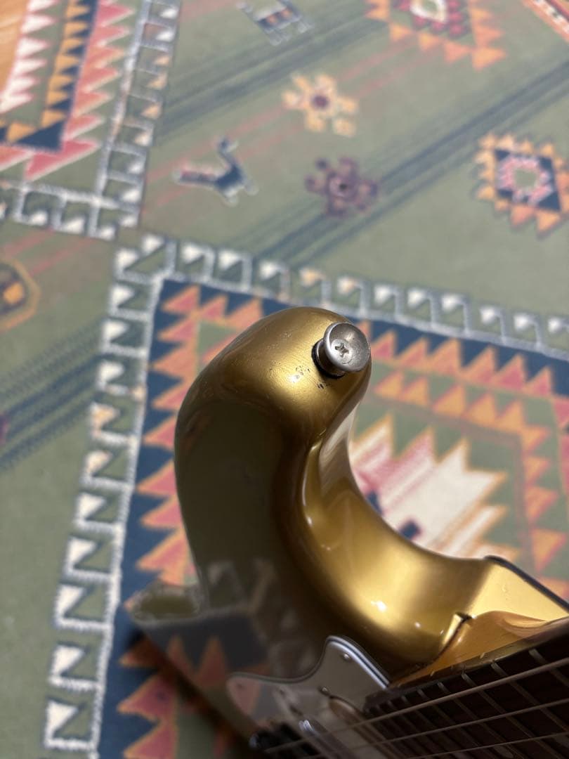 スクワイヤー　ストラトキャスター ゴールド