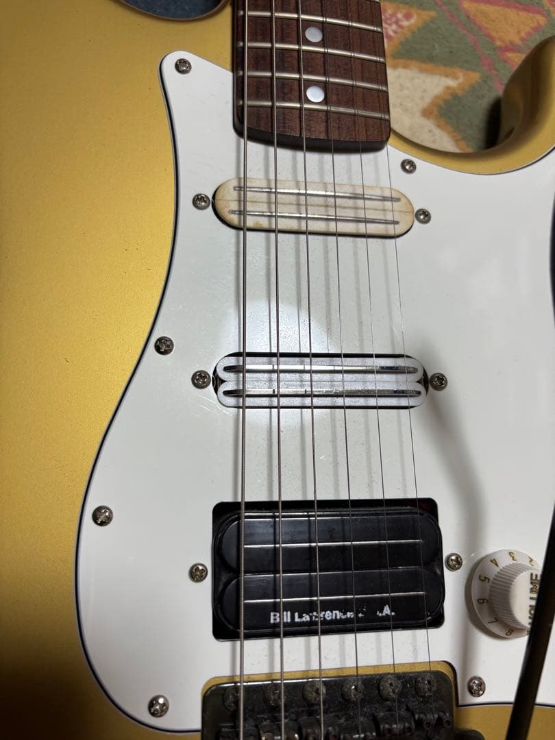 スクワイヤー　ストラトキャスター ゴールド