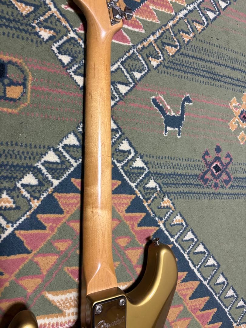 スクワイヤー　ストラトキャスター ゴールド