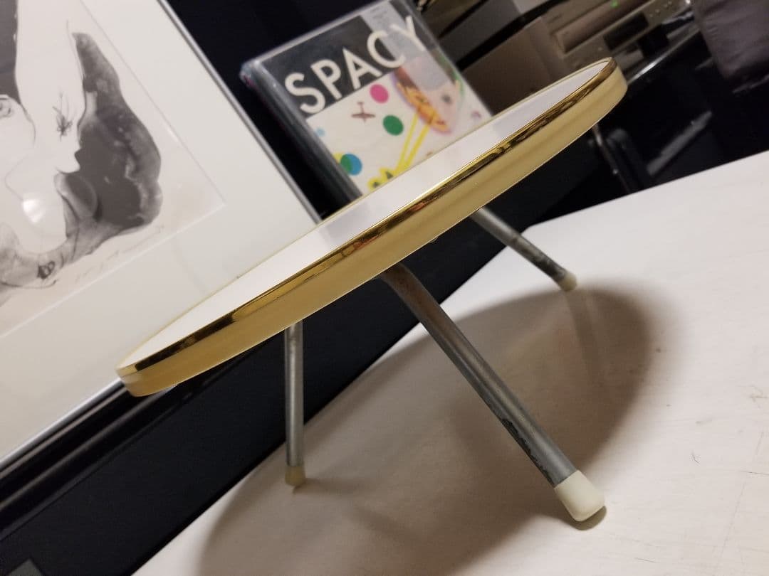 1970's　回転式　スペースエイジ　ポストモダン　オフオワイト　ゴールド　三脚