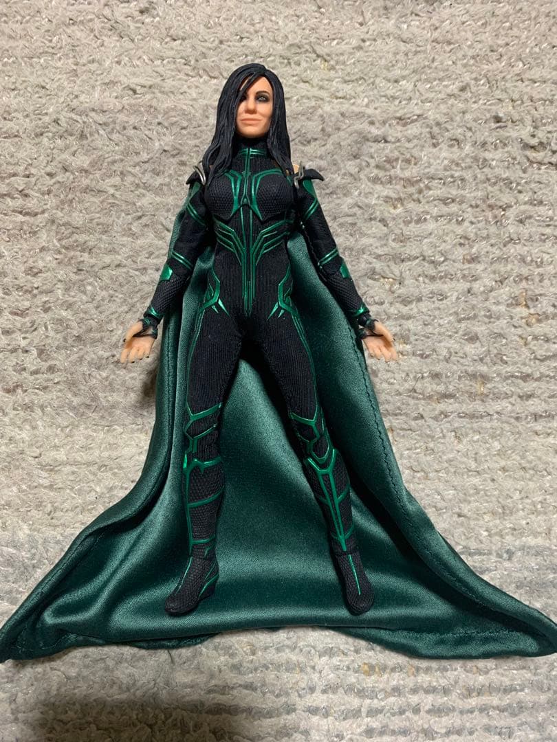 【美品】即発送！ mezco one12 マーベル　ヘラ+海外製マントセット