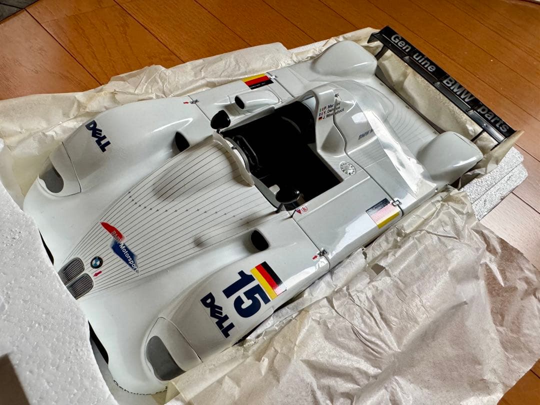 京商 1/18  V12 LMR 1991年ル・マン優勝車 エンジン付き