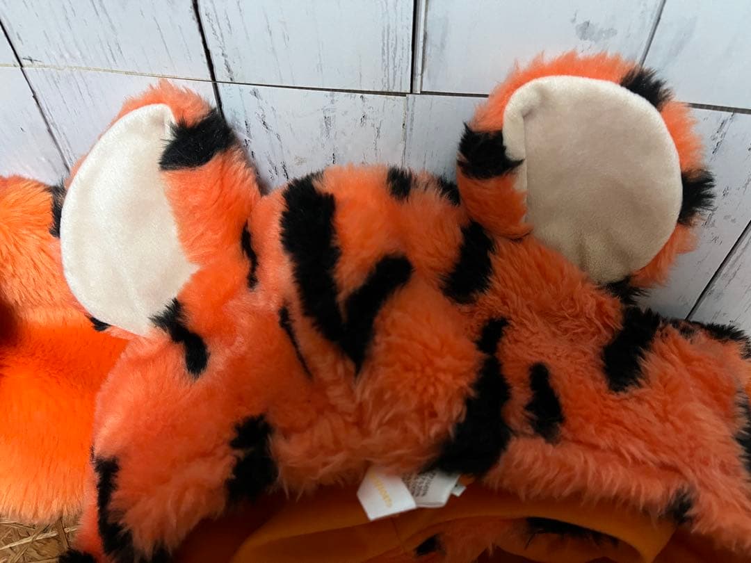 ディズニーリゾート　サリー　ティガー　マフラーキャップ　ファンキャップ