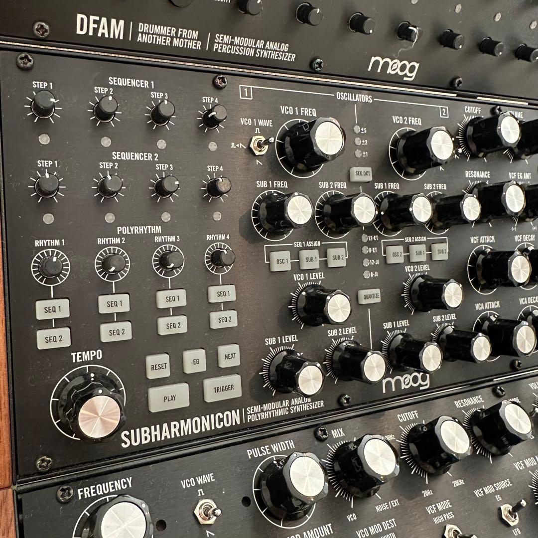 MOOG シンセ mother32 subharmonicon DFAM①