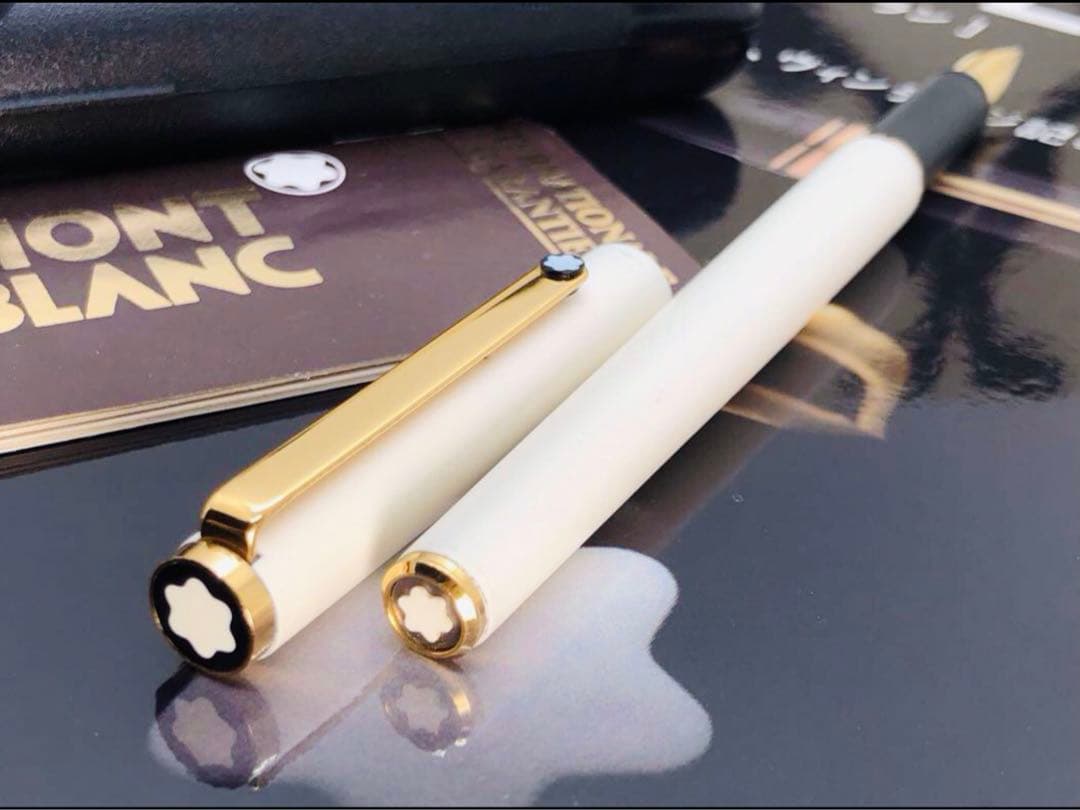 モンブラン　未使用に近い極美品レア純白ホワイトカラー軸SラインNo2118万年筆