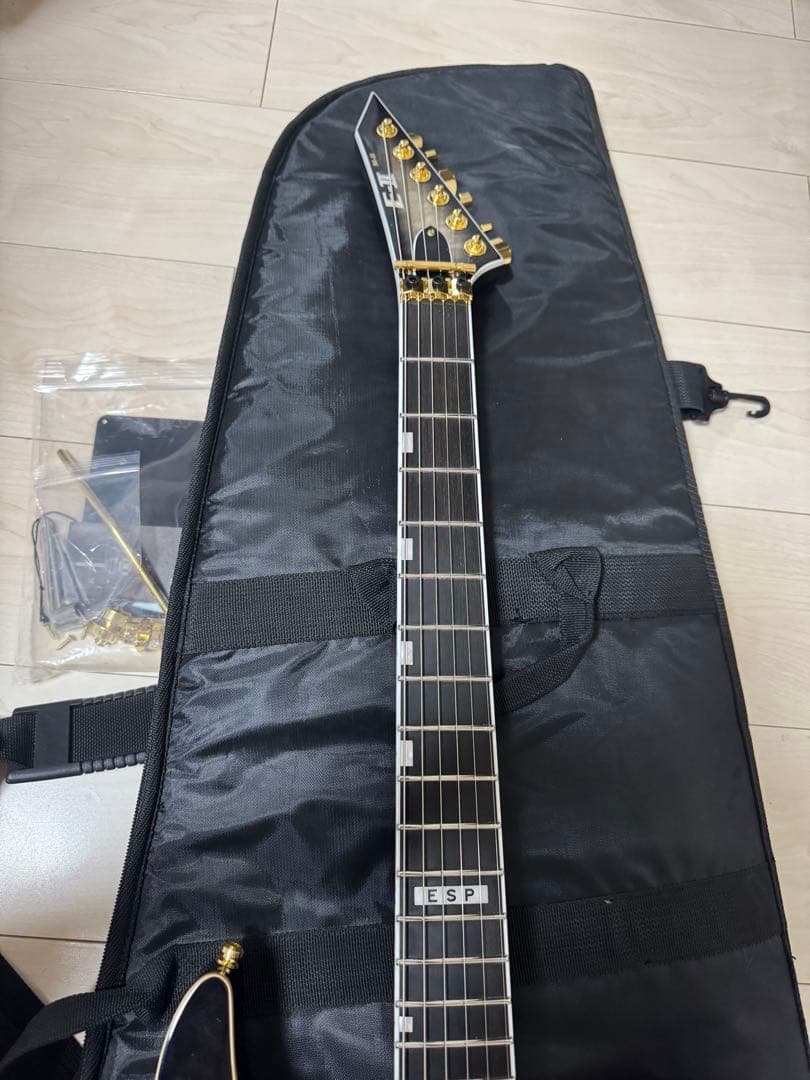 ESP E-II M-II QM Black Natural Burst新品同様