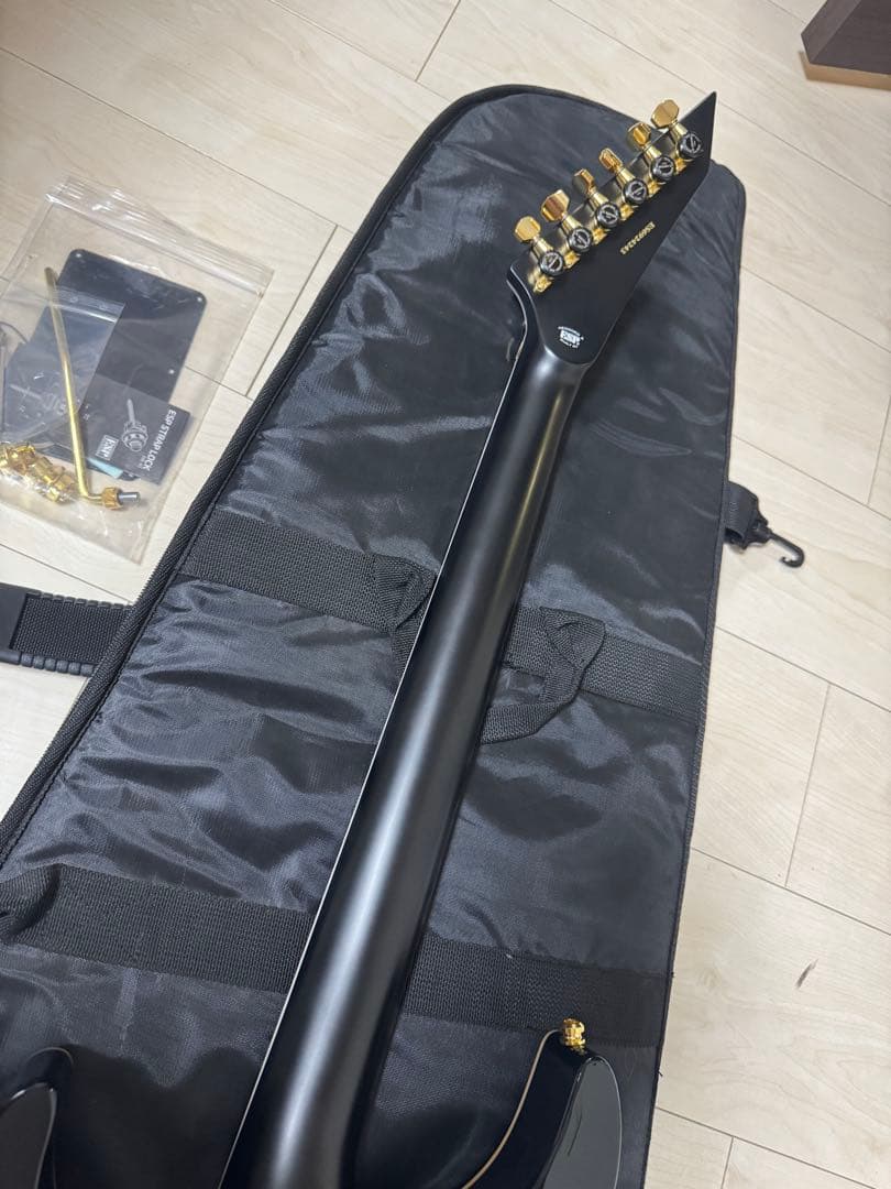 ESP E-II M-II QM Black Natural Burst新品同様