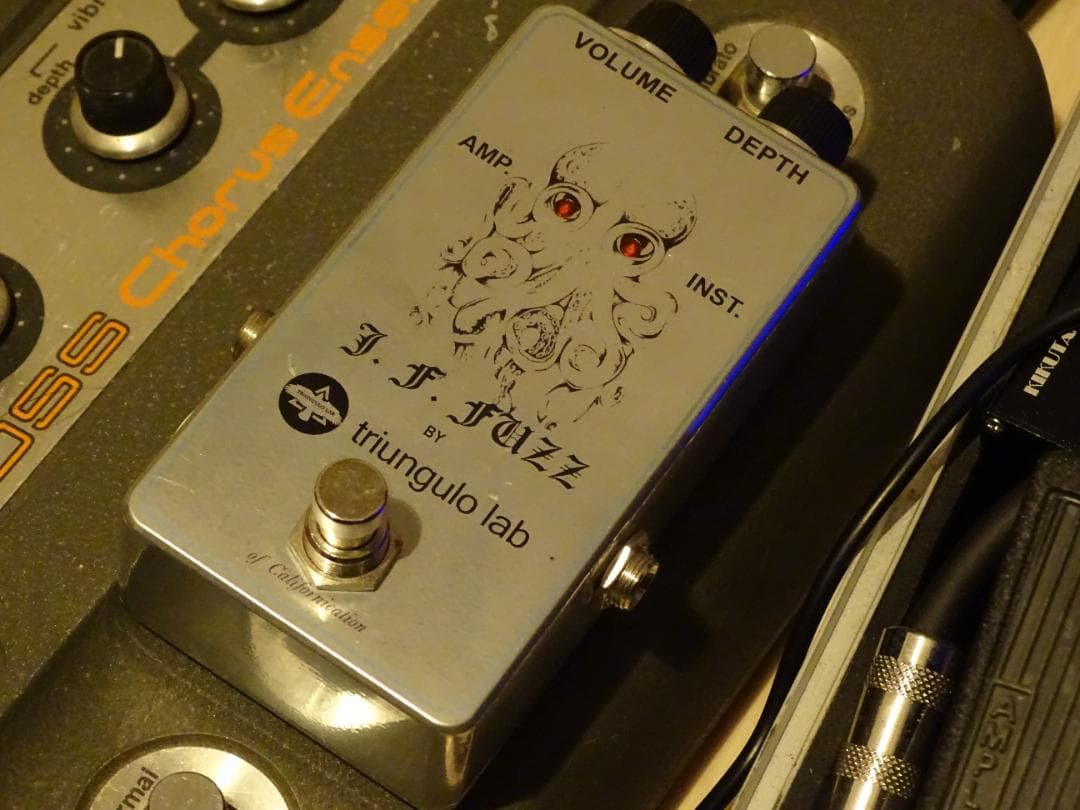 ギター triungulo lab j.f.fuzz