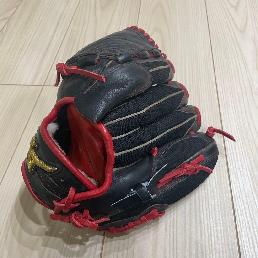 Mizuno/軟式グローブ/左投げ/黒/赤
