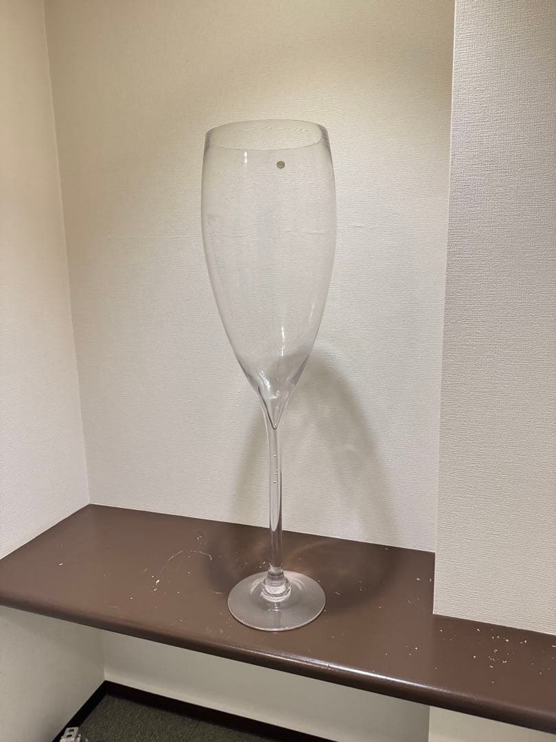 巨大シャンパングラス　店舗イベント　花瓶　インテリア　デカ盛りパーティー風水