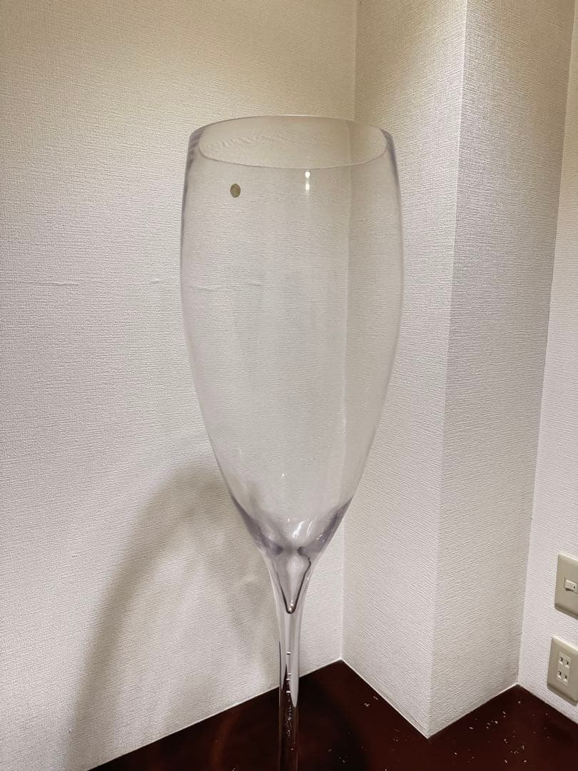 巨大シャンパングラス　店舗イベント　花瓶　インテリア　デカ盛りパーティー風水