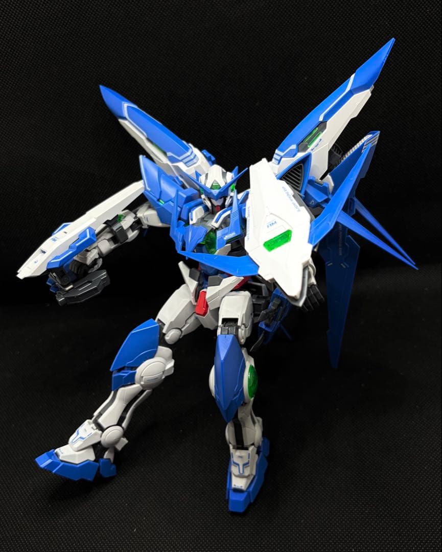 コ*ア様 ＭＧ 1/100 ガンダムアメイジングエクシア 完成品