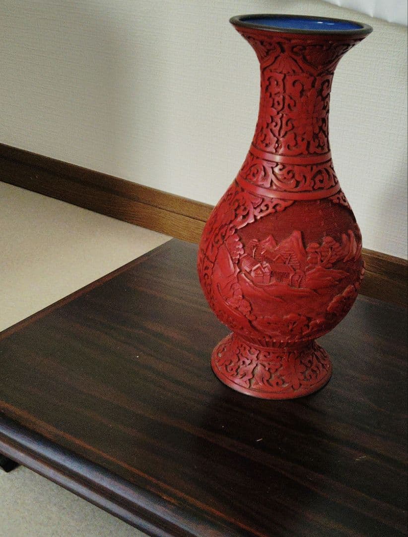 中国　剔紅　堆朱　内七宝　朱色赤花瓶　アンティーク　古美術品