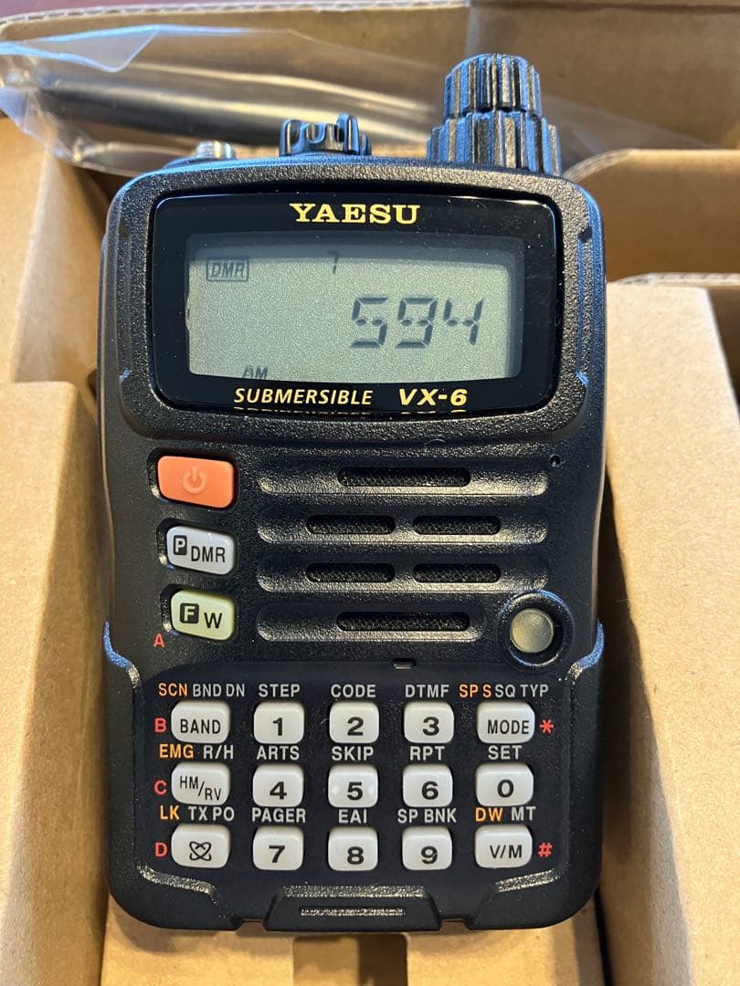 YAESU VX-6 144/430MHzデュアルバンドトランシーバー