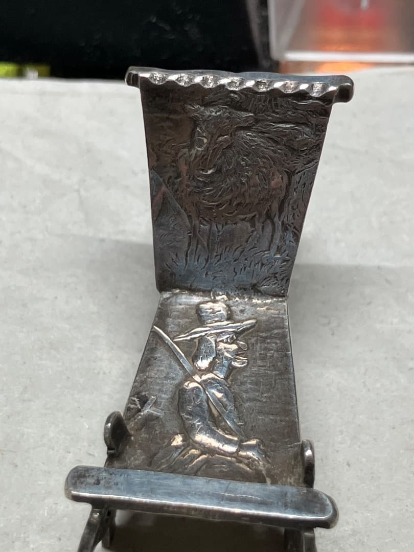 ヴィンテージ 刻印 レリーフ 剣 羊 ミニチュア シルバー 手押し車 荷車