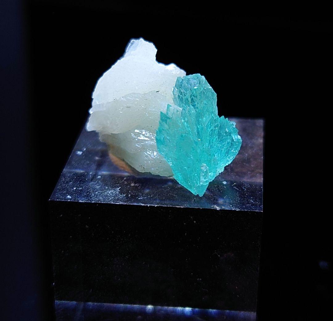 アポフィライト インド産 母岩付き 鉱石 鉱物 ミネラル 標本 原石 犬牙状 ⑤