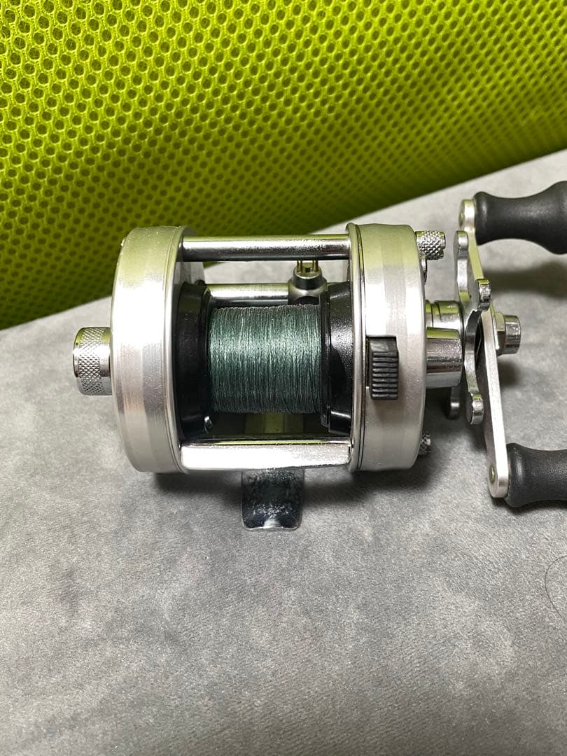 ABU Ambassadeur 2500C IAR シルバー