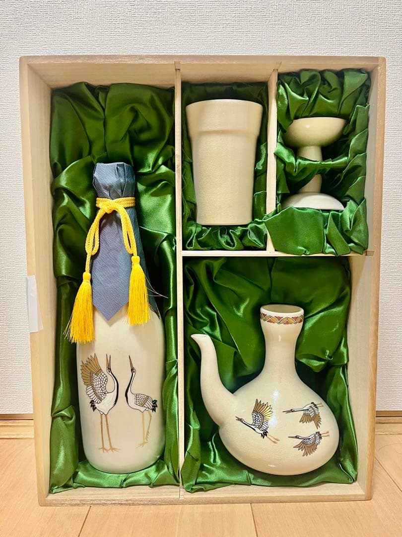 薩摩の盃 第十五代沈壽官窯作 陶磁器 鶴デザイン焼酎セット 陶器製