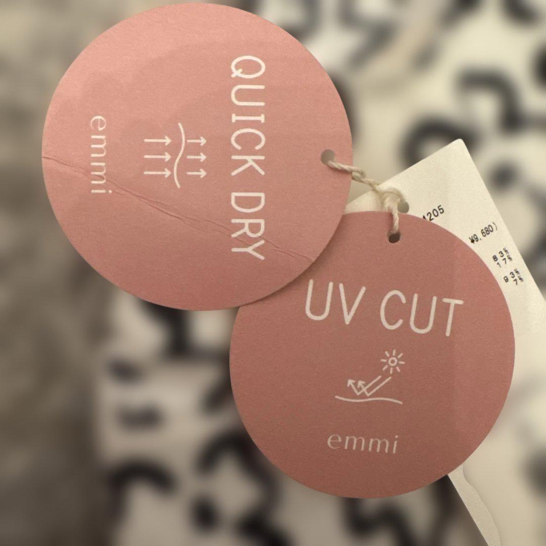 emmi yoga エミ ヨガウェア ブラ 花柄 新品未使用タグ付き