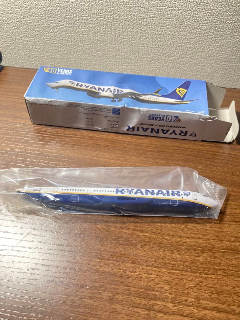 RYANAIR 40周年記念 Boeing 737 1/200「訳あり」