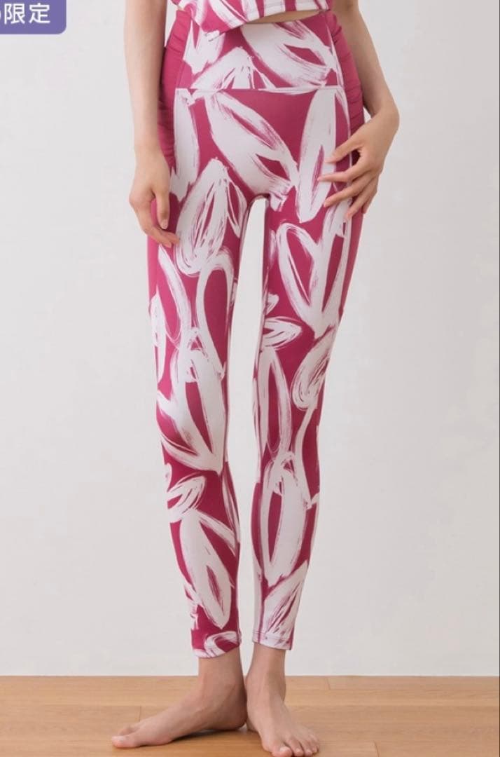 【新品未使用】SUKALA ハートプリントサイドギャザーレギンス　ピンク　M