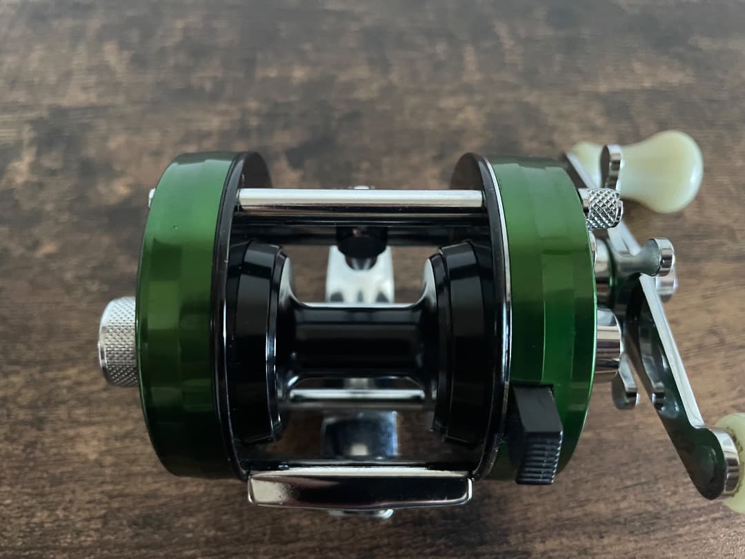 専用　ABU Ambassadeur 2500CI アブ アンバサダー グリーン