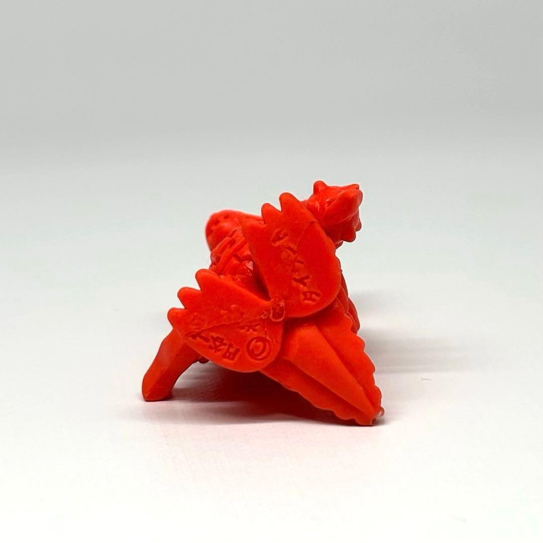 ウルトラマン　怪獣消しゴム　タイラント　橙色