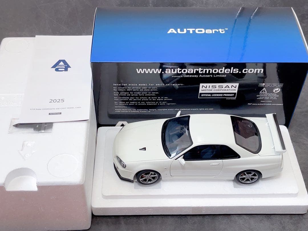オートアート 1/18 ニッサン スカイライン GT-R R34 VスペックII