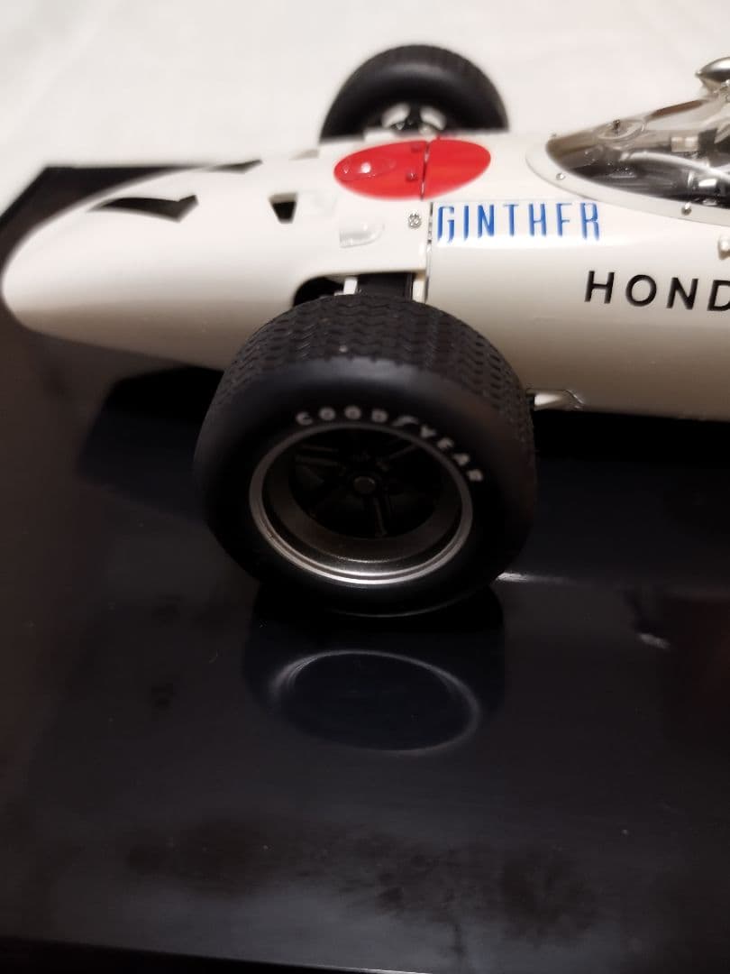 HONDARA272F1　Mexico GP1965 1/18ミニカー、雑誌付き