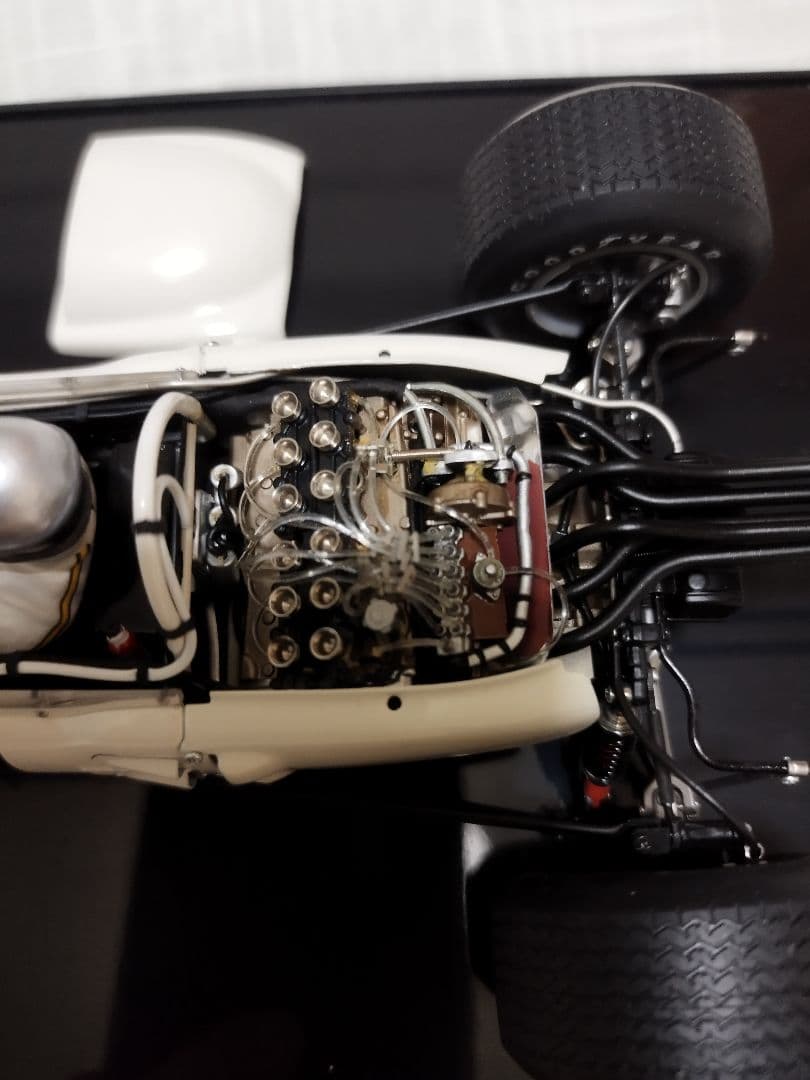 HONDARA272F1　Mexico GP1965 1/18ミニカー、雑誌付き