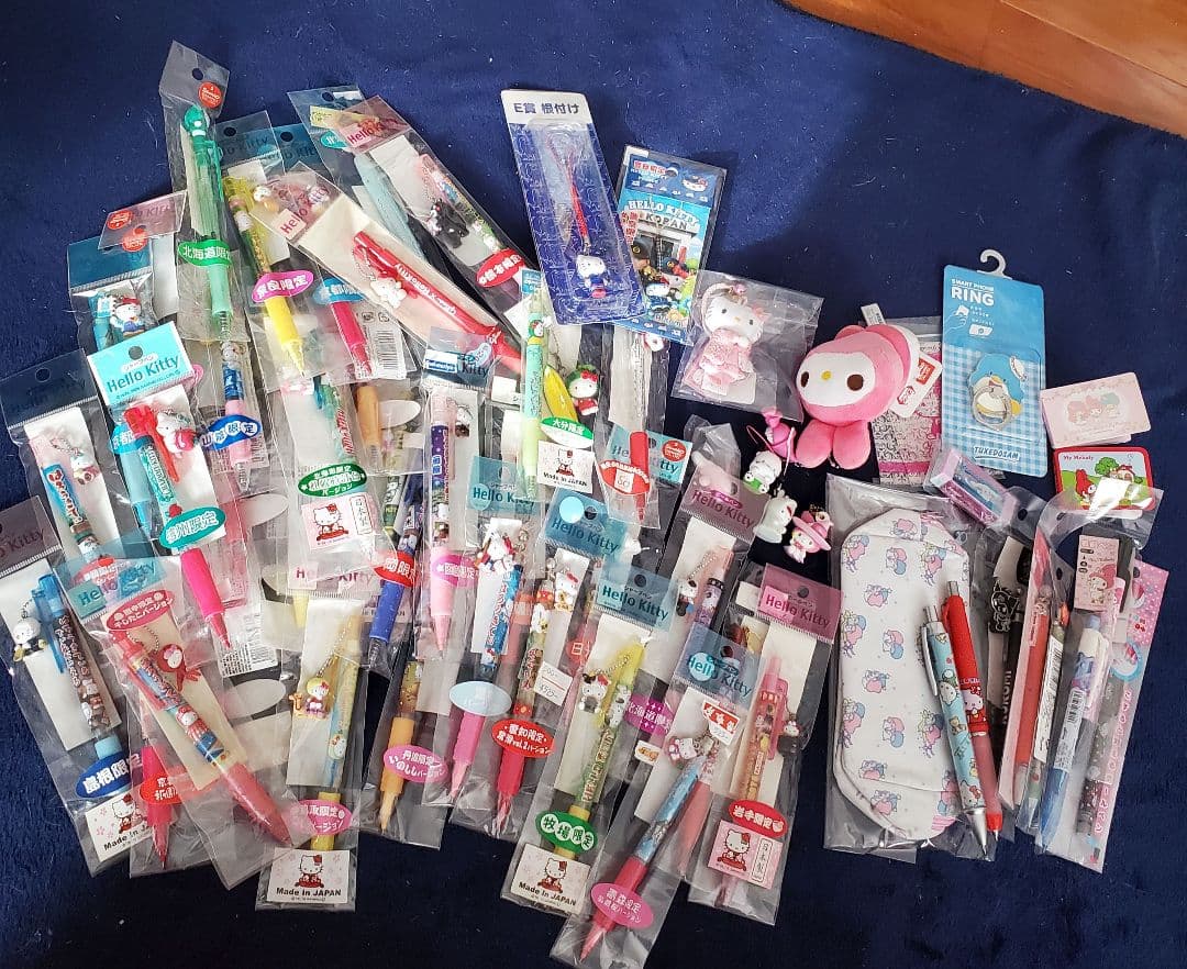 ご当地キティ　サンリオグッズ　まとめ売り