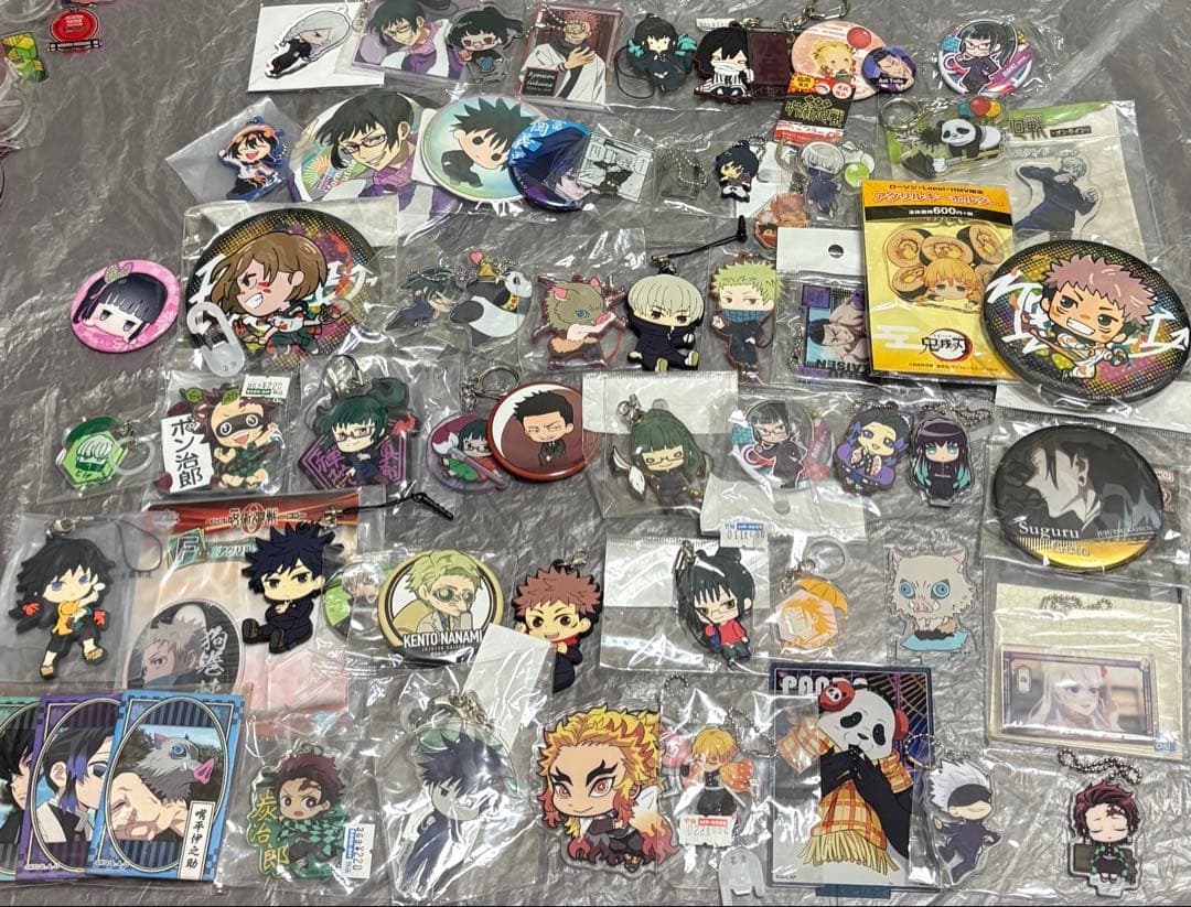 鬼滅 呪術 約375点 アニメグッズ まとめ売り 缶バッジ アクリル 等