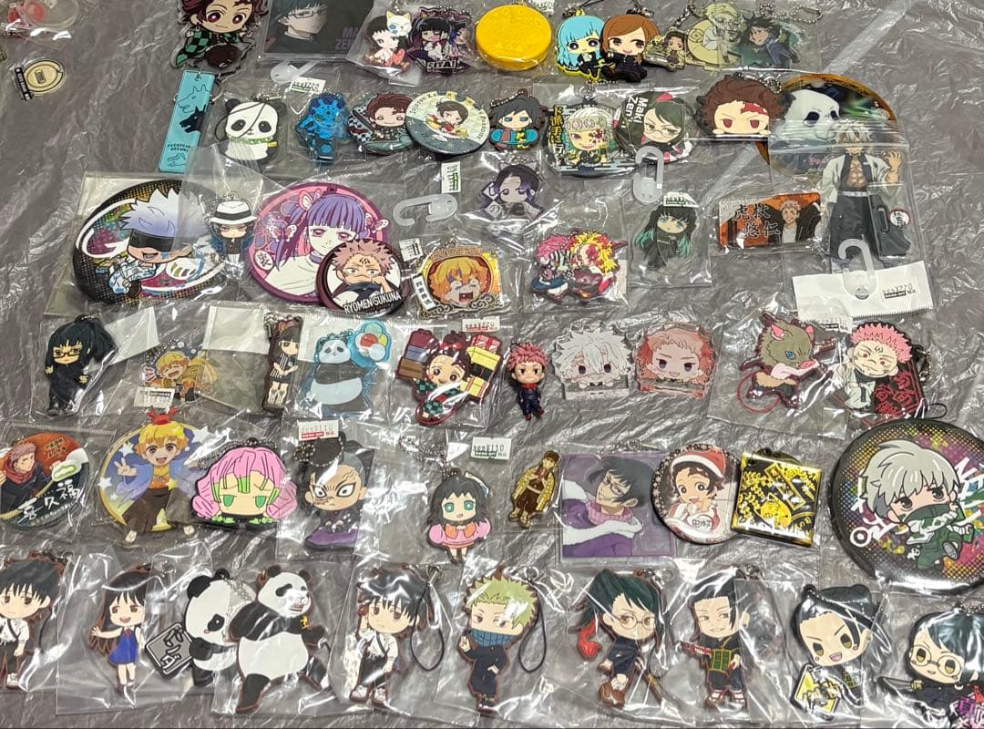 鬼滅 呪術 約375点 アニメグッズ まとめ売り 缶バッジ アクリル 等