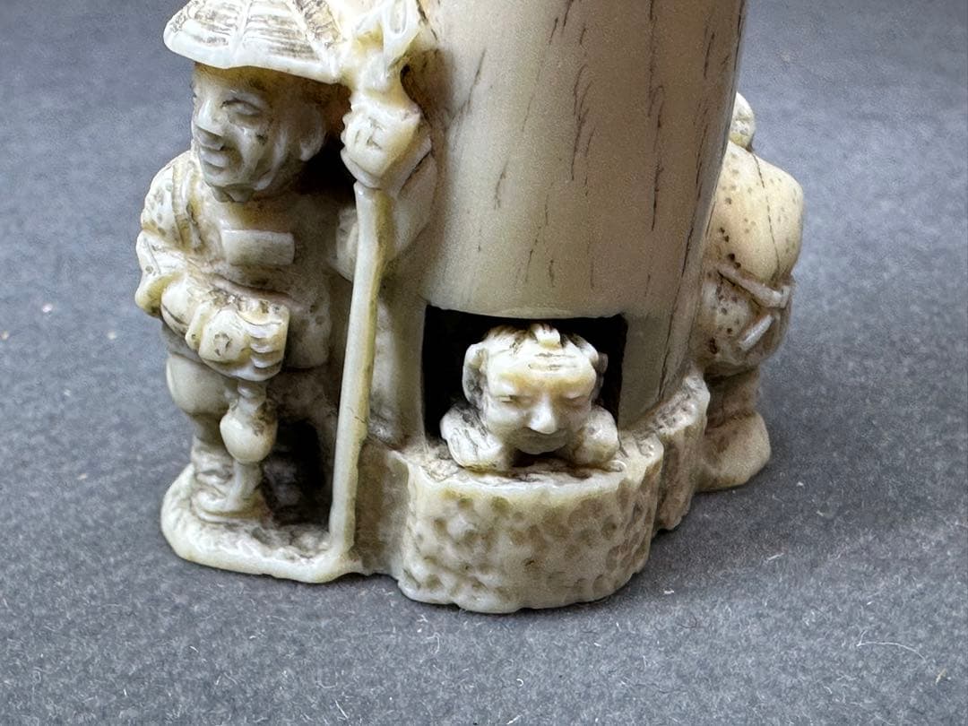 極上　根付　奈良 大仏柱 煙草 大彫刻 置物　細密細工　骨董　アンティーク在銘