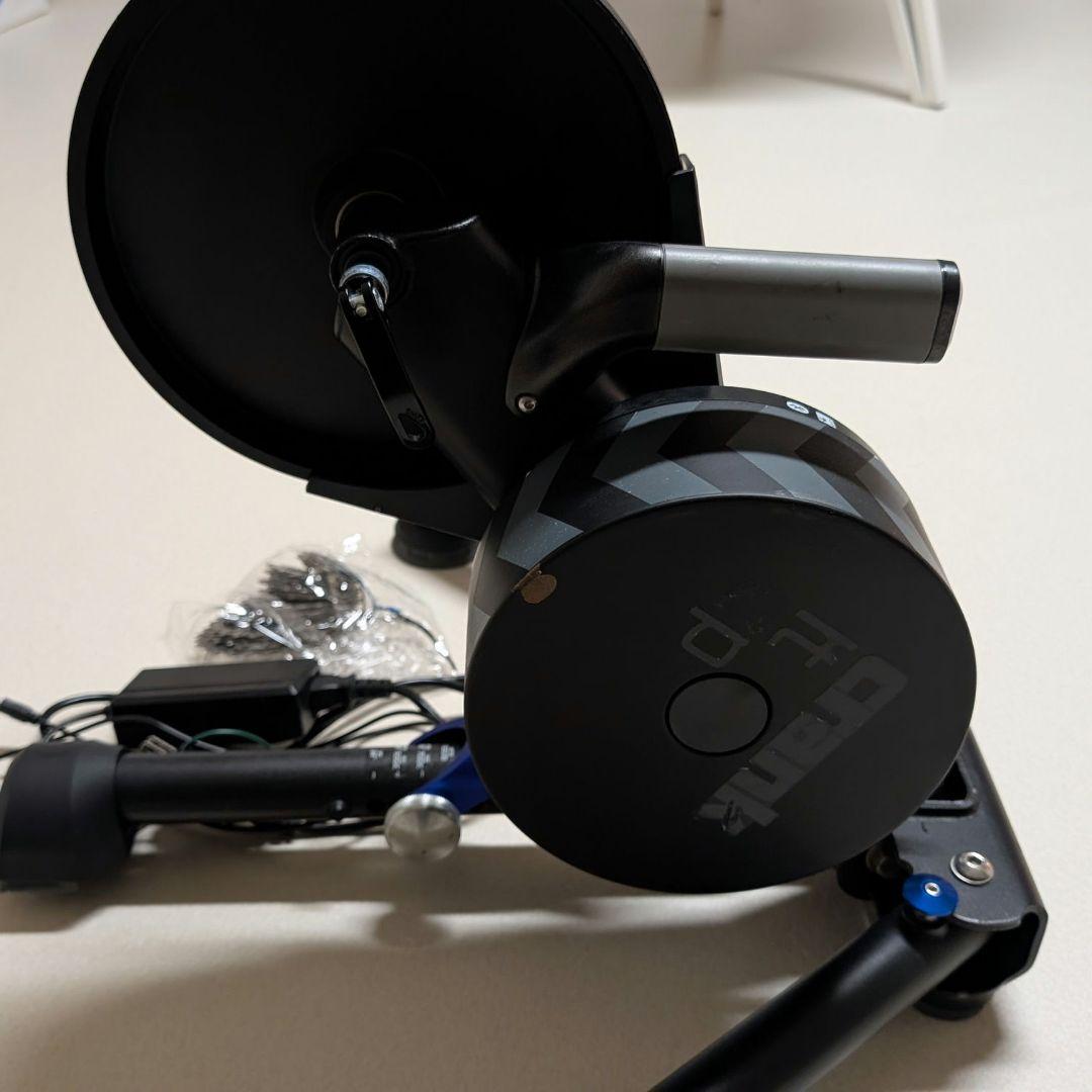 【室内トレーナー】Wahoo KICKR v5 ローラー台 zwift